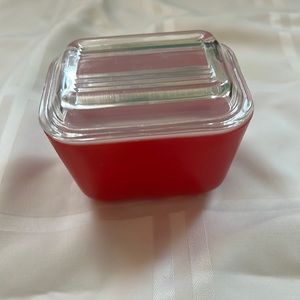 Pyrex Red Refrigerator Container